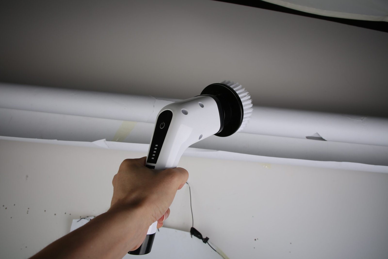 98076691-a816-4efe-8f83-e560d356ef14.jpg 1Pc Electric Spin Scrubber Cordless Rechargeable Telescopic Cleaning Brush 8 Replaceable Heads 2 Speed Adjustable Extension Arm Bathroom Tub Tile Floor - Image 8